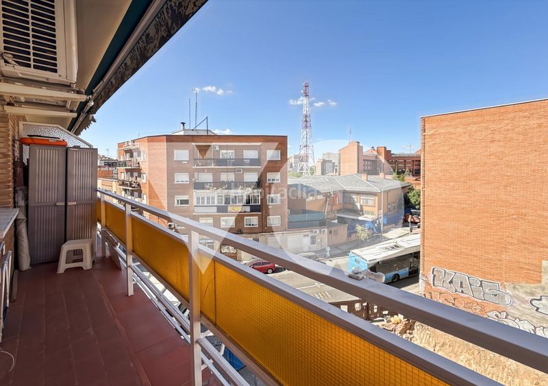 Foto ed686eff-06e4-46e2-96ce-180fbccf7e0d. Pis amb calefacció a Bellas Vistas Madrid