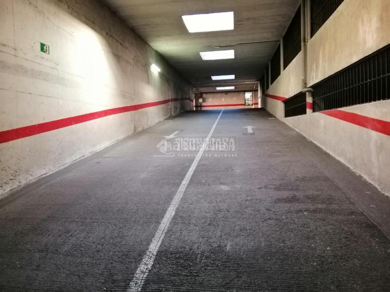 Foto 734a6490-aa9f-453e-aec7-3fe7420d141a. Parking coche boxplaza de garaje en venta en Centro Alcobendas