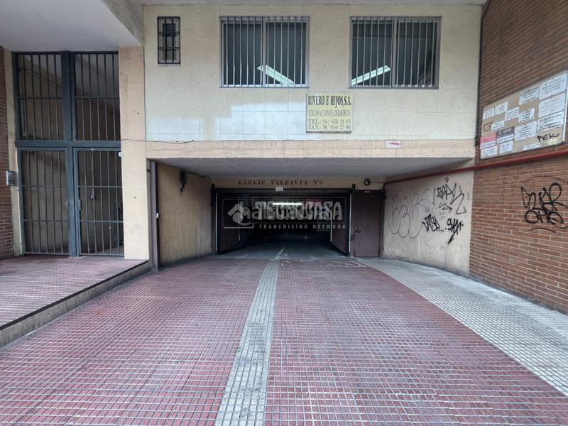 Foto cdde6285-b33b-4020-836e-c4acd862742f. Parking coche boxplaza de garaje en venta en Centro Alcobendas