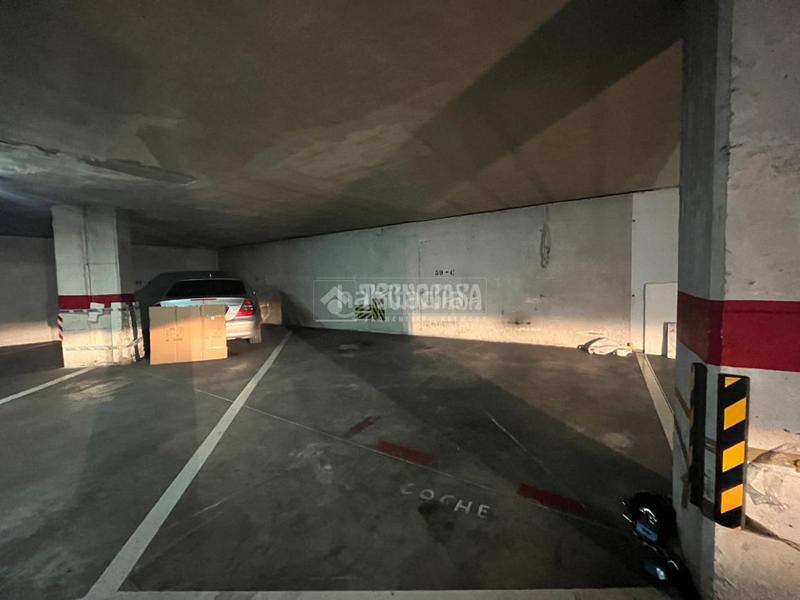 Foto fbdcf3bc-c04f-488b-a31d-6bcb47a63135. Parking coche boxplaza de garaje en venta en Centro Alcobendas