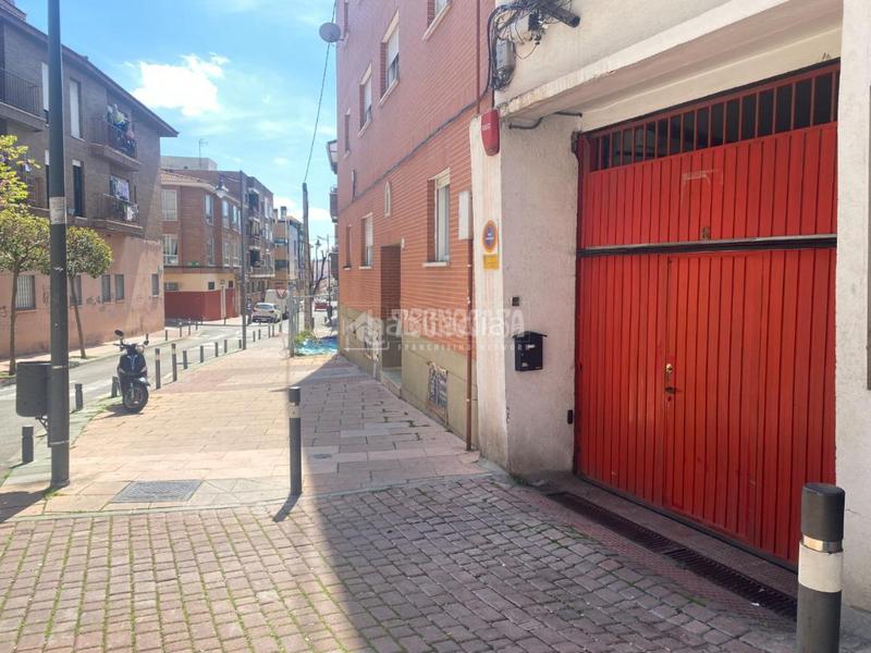 Foto c96e1b7f-c9ae-4cc5-813d-6a7d9737dd52. Alquiler parking coche boxplaza de garaje en alquiler en Alcobendas