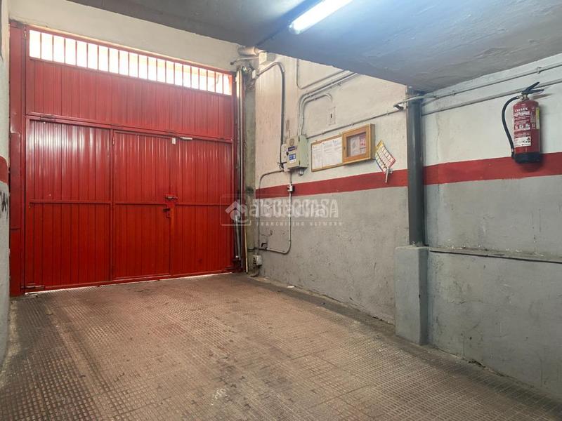 Foto f7423594-2990-42af-b4d9-a103a91f6d25. Alquiler parking coche boxplaza de garaje en alquiler en Alcobendas