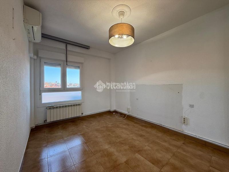 Foto aa014eb0-62da-4c2b-a163-a6fc1f099b28. Flat with heating in Centro Alcobendas