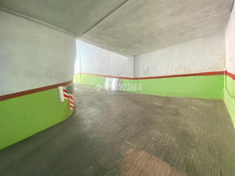 Foto 1e5357e8-9adf-4e54-945b-6ca9b71e0010. Parking voiture dans Centro Alcobendas