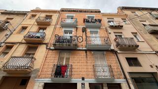 Building  Carrer raseta de sales. Edificio con división horizontal en rentabilidad