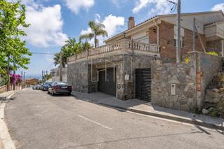 Casa en Valles 7. Exclusiva villa con vistas al mar, piscina privada y licencia tu