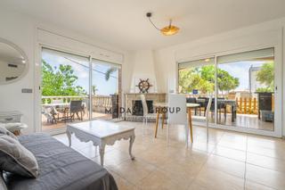 Casa a Valles 7. Exclusiva villa con vistas al mar, piscina privada y licencia tu