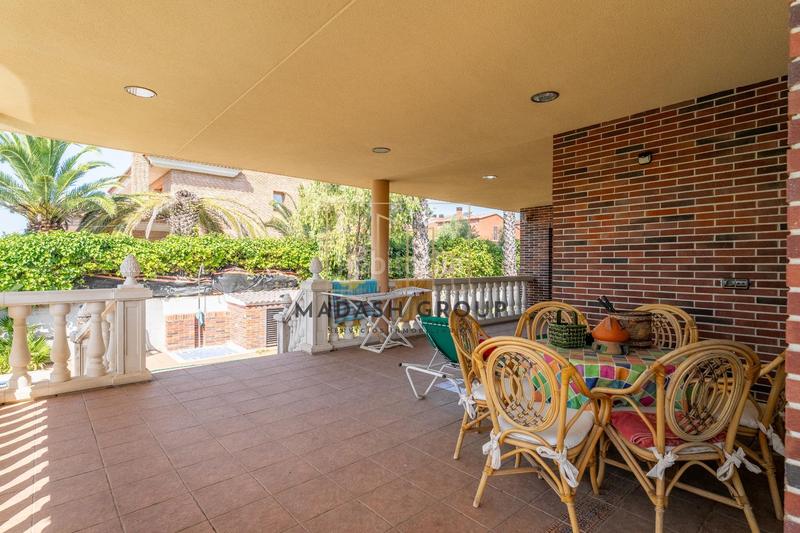 Foto a688cc60-6831-4432-98f8-74ce593c7511. Chalet  de lujo con piscina y amplios espacios en Almoster