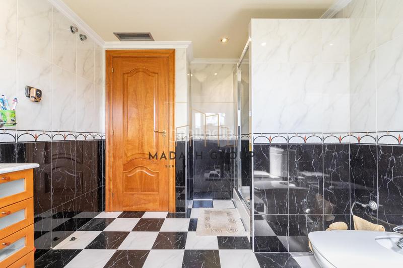 Foto d456cab3-2473-41b6-b7c3-4c7de5d71f85. Chalet with heating parking pool in Almoster