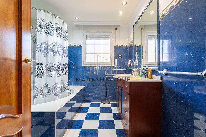 Foto d7e1f887-1281-4344-9981-f09a054fb753. Chalet with heating parking pool in Almoster