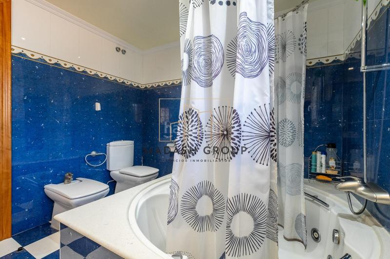 Foto fa01b9c5-6245-47f8-997d-4a35dab03241. Chalet  de lujo con piscina y amplios espacios en Almoster
