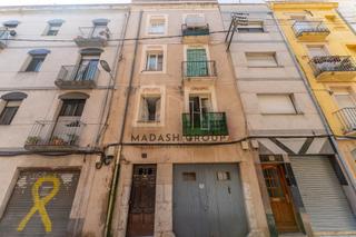 Edificio  Carrer d'eugeni mata. 3 propiedades de reus