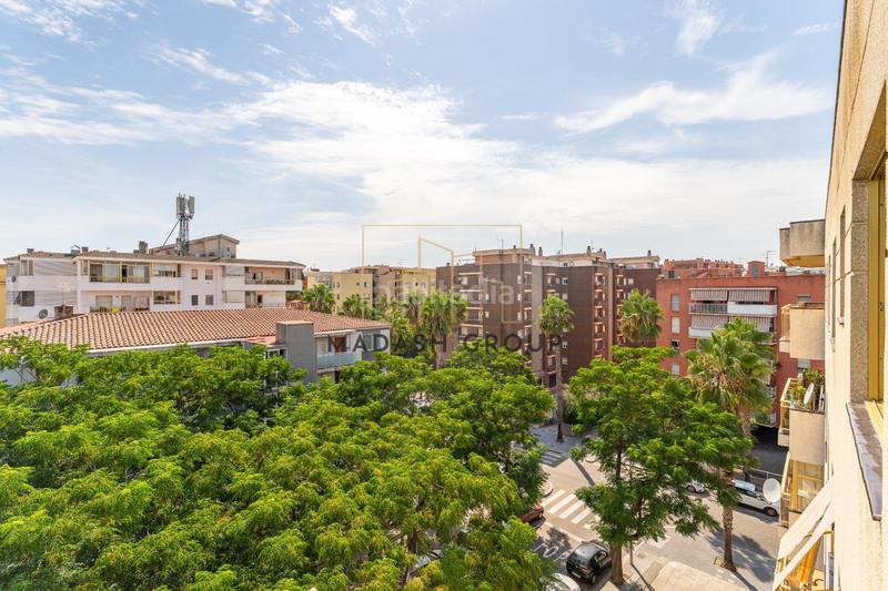 Foto ac65dca0-59eb-46a3-a34a-63585eb4c10b. Piso  3 habitaciones en calle barcelona, piscina comunitaria. en Salou