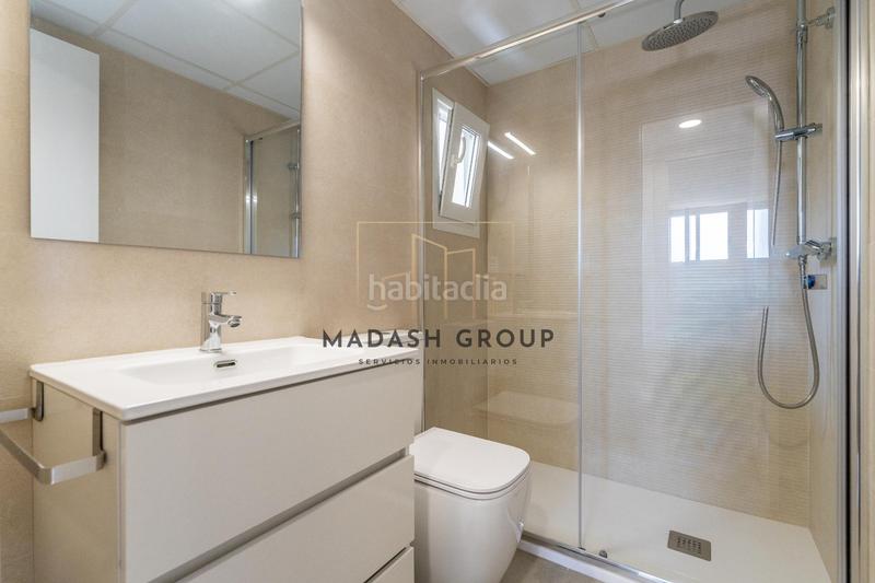 Foto bc0bc59c-3841-4844-8683-a3af4da887ff. Piso  3 habitaciones en calle barcelona, piscina comunitaria. en Salou