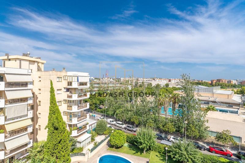 Foto c458295d-2340-44d1-a0e4-3da3db0325a5. Piso  3 habitaciones en calle barcelona, piscina comunitaria. en Salou