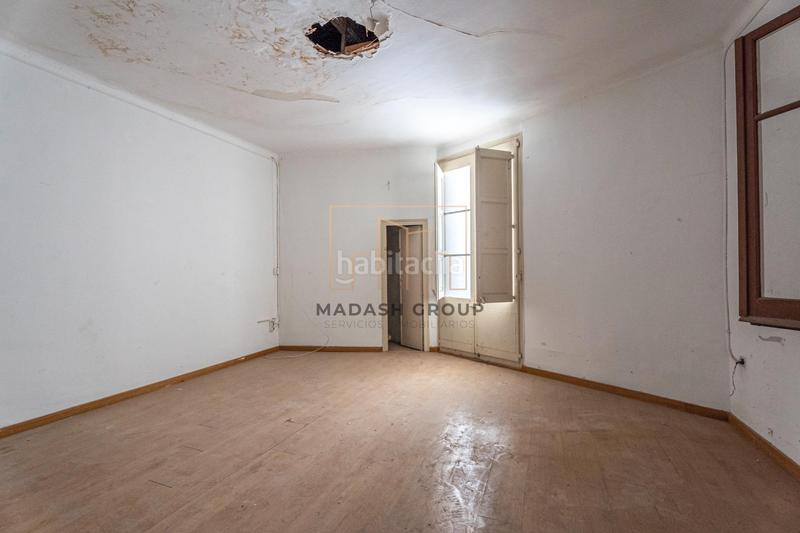 Foto 8e05c585-b499-49d1-9ba6-fd96fdd9091a. Edificio  a reformar centro en Centre Reus