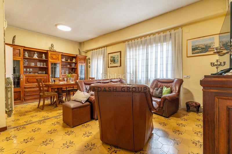 Foto 77f10c75-cf0c-4075-9540-b9230a874fbc. Casa con parcheggio in Centre Reus