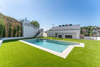 Chalet  Avenida de la marca hispànica. Casa en segur de calafell con amplia parcela, piscina y posibili