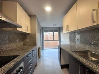 Miete Etagenwohnung  Narcis oller. Alquiler en la vall arrabassada de 3 habitaciones, piscina.