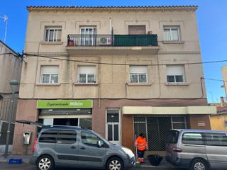 Location Local commercial  Carrer falset. Amplio local comercial en torreforta, tarragona  ideal para empe