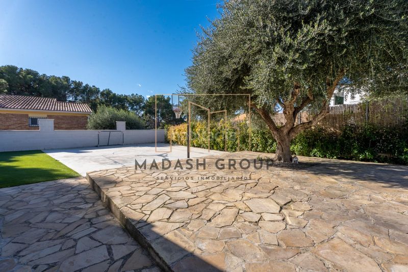 Foto 25e56ff4-183d-4ec2-a4c3-3d33fb88264e. Xalet amb aparcament piscina a Centre Vendrell (El)