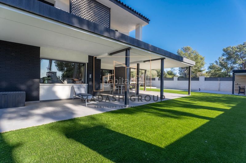 Foto 338ff16a-e4de-41a2-bee3-946536929b8f. Xalet amb aparcament piscina a Centre Vendrell (El)