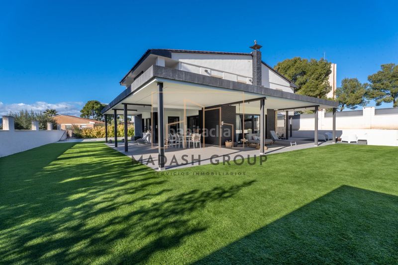 Foto 357bdf7a-6cef-4501-a4c9-4942028207cf. Xalet amb aparcament piscina a Centre Vendrell (El)