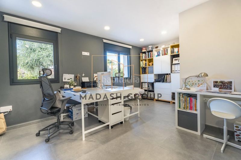 Foto 40fc6abc-a4a5-4cc0-9841-b8a2b2e799b2. Xalet amb aparcament piscina a Centre Vendrell (El)