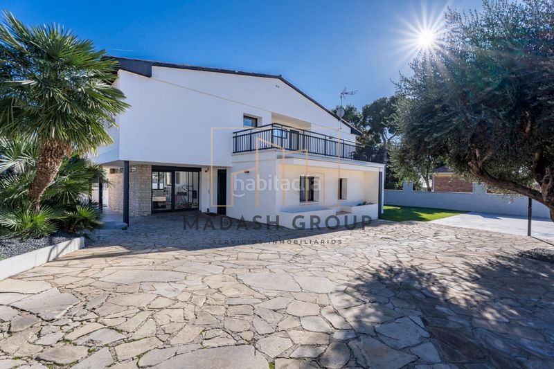 Foto 8a975149-a20c-46d8-b42c-962c55ae702e. Xalet amb aparcament piscina a Centre Vendrell (El)