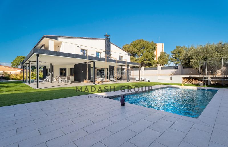 Foto 9f0a516f-9e0f-4dae-ae24-0f6eb6fbc77e. Xalet amb aparcament piscina a Centre Vendrell (El)