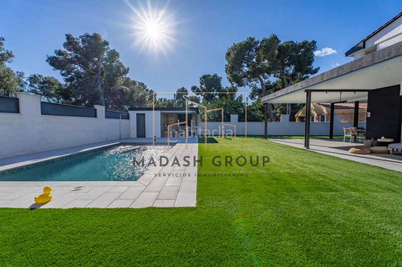 Foto a66707d9-2ea0-4d0c-a509-f001c8ae6305. Xalet amb aparcament piscina a Centre Vendrell (El)