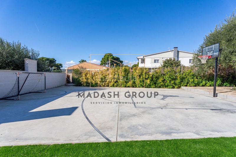 Foto ea316dad-0714-4db6-ab5e-7ea7920b7bb6. Xalet amb aparcament piscina a Centre Vendrell (El)