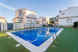 Towny house  Carrer mont-roig de sio. Chalet pareado en casalot