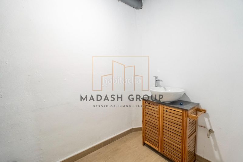 Foto 3c8c2d5b-61a9-489e-afd1-dc8d48996a7a. Lloguer local comercial a Centre Reus