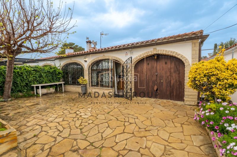 Foto 6b0c1de4-3abd-4680-b434-586e449d5628. Casa adossada amb aparcament a Platja de Mont-roig Mont-roig del Camp