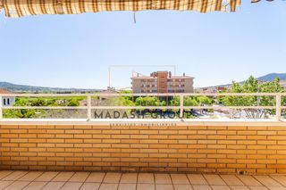 Pis  Calle serral. Amplio y luminoso piso con terraza y excelentes vistas en sant v