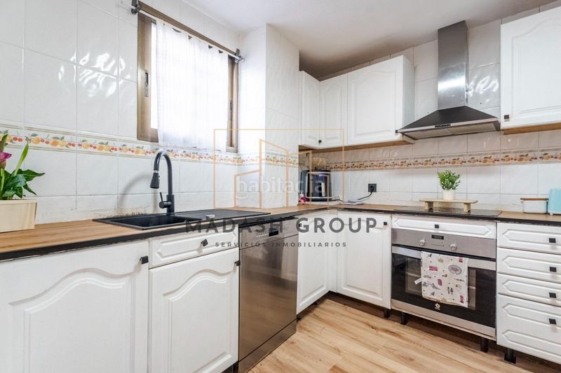 Foto 5c4791e1-2325-4a87-aa3b-ebd056e18e36. Casa adossada amb calefacció aparcament a Centre Reus