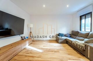 Casa  Raseta de sales. Casa esquinera con terraza en pleno centro de reus