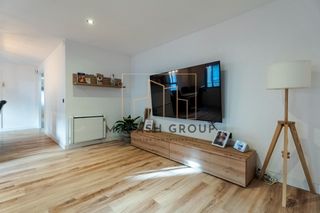 Maison jumelée  Raseta de sales. Casa esquinera con terraza en pleno centro de reus