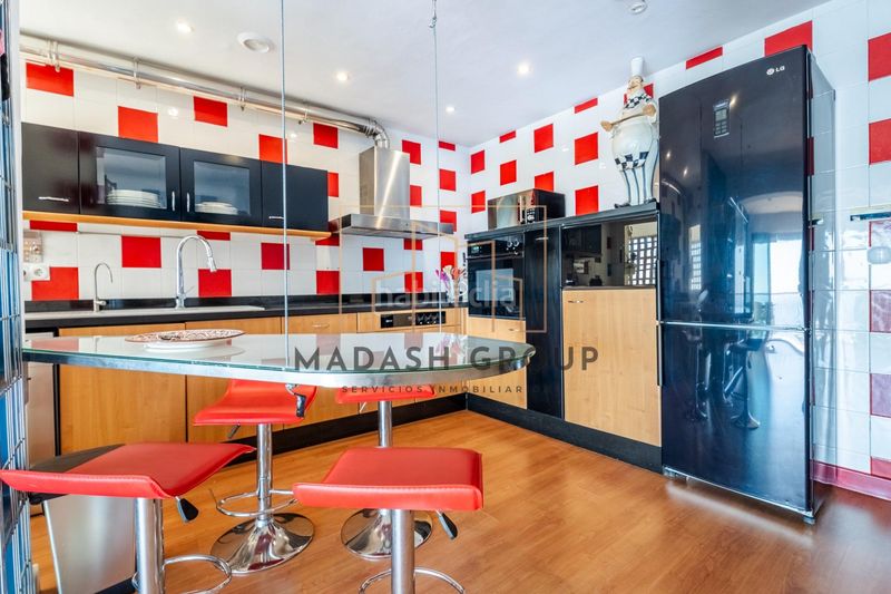 Foto 341fdad8-0e2f-49b1-ba2f-b7b7069cc719. Pis amb aparcament a pla de maset - cap de Salou Salou