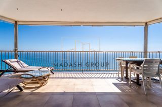 Flat  Falconera. Piso en cap salou en primera l�nea de mar con acceso privado a l