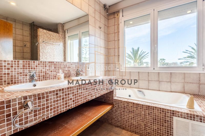 Foto 0408b650-041e-45e9-812c-ffd9e7053a8b. Casa adossada amb aparcament a Migjorn Reus