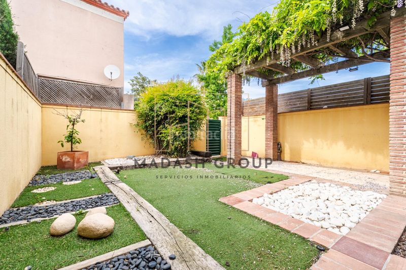 Foto 330535bf-07dc-48eb-8d07-9b0a993b44da. Casa adossada amb aparcament a Migjorn Reus