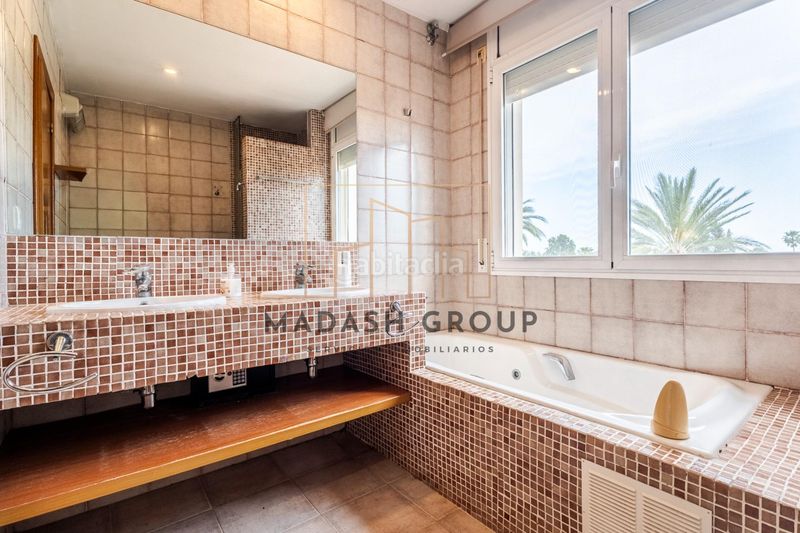 Foto eeb6707f-4c4c-42ea-ae7e-328bf129986c. Casa adossada amb aparcament a Migjorn Reus