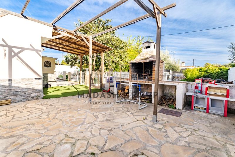 Foto f8b4636b-b412-4815-abc3-13764252e86b. Casa amb aparcament piscina a Poble Mont-roig del Camp