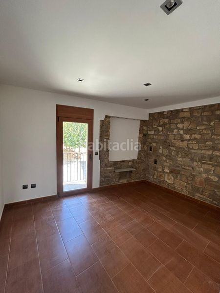 Foto b7630f0a-6345-47e9-aea2-bf009c6dfec6. Lloguer pis amb calefacció a Oluges (Les)