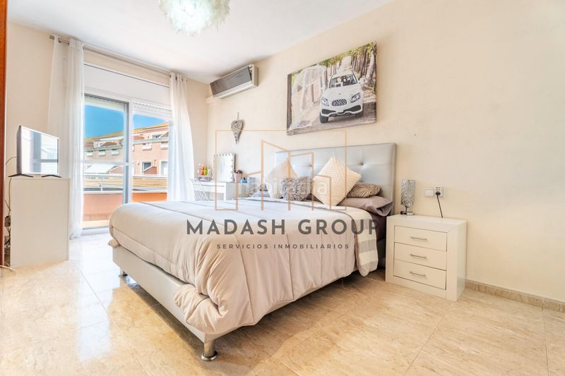 Foto 4e82a9fc-0147-4186-89e2-715afb82710c. Casa aparellada amb calefacció aparcament piscina a Vendrell (El)