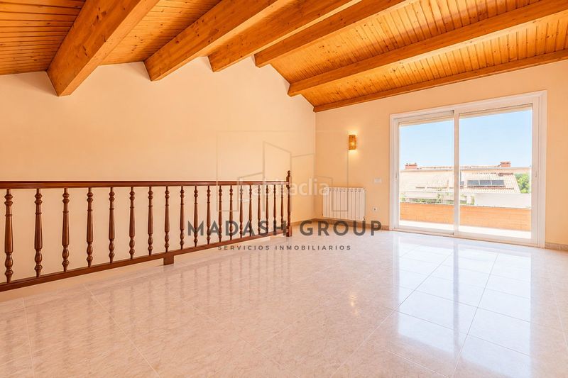 Foto 58d28bda-9f71-4bf0-9f8a-96815728d9a7. Casa aparellada amb calefacció aparcament piscina a Vendrell (El)