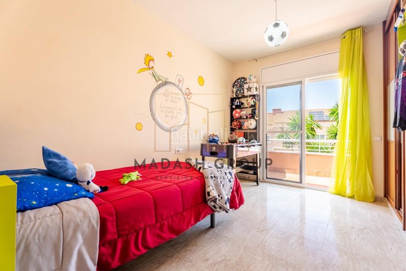 Foto dd08bf3f-4b4d-4e3f-a6ae-e860b4db9e79. Casa aparellada amb calefacció aparcament piscina a Vendrell (El)