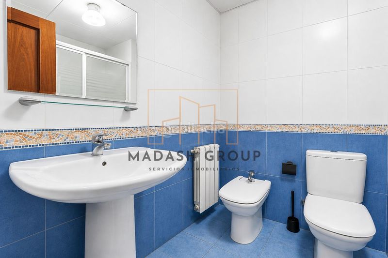 Foto f932dba3-cb96-4d8d-9223-2c714db7d27e. Casa aparellada amb calefacció aparcament piscina a Vendrell (El)
